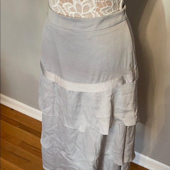 NWT-Banana Republic Flowy Silver skirt - Picture 2 of 5